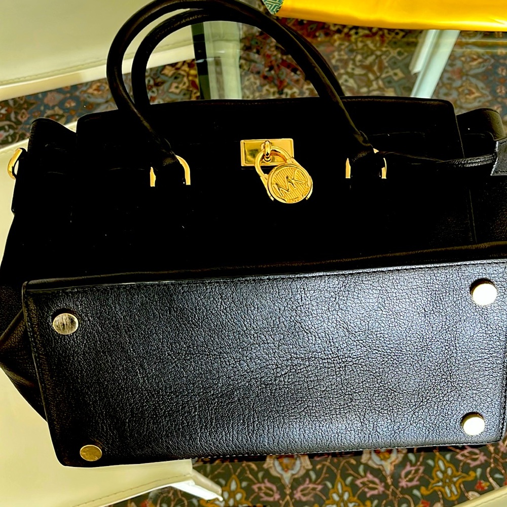 Woman hand bag hardly used